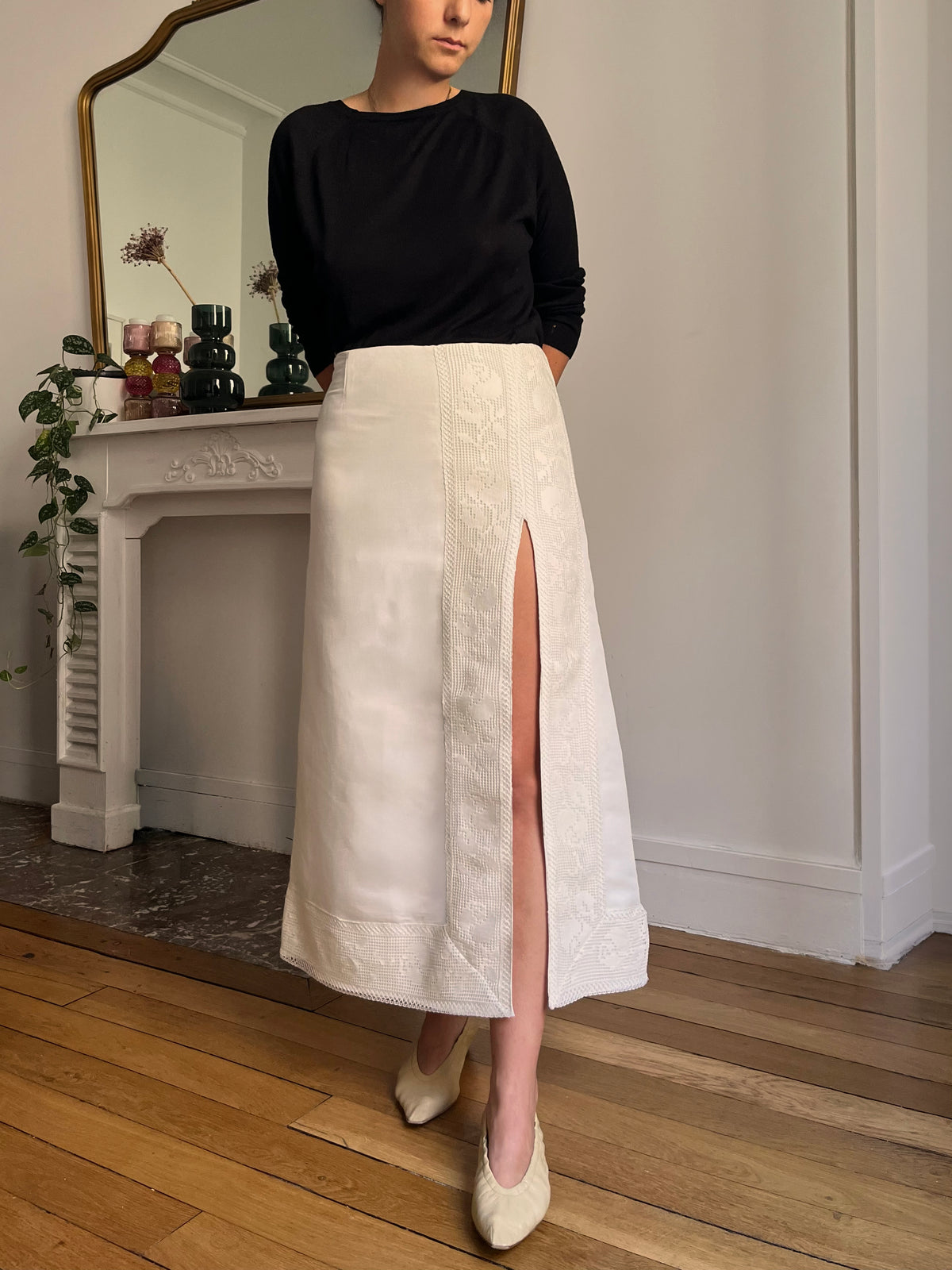 Long skirt with filet vintage lace