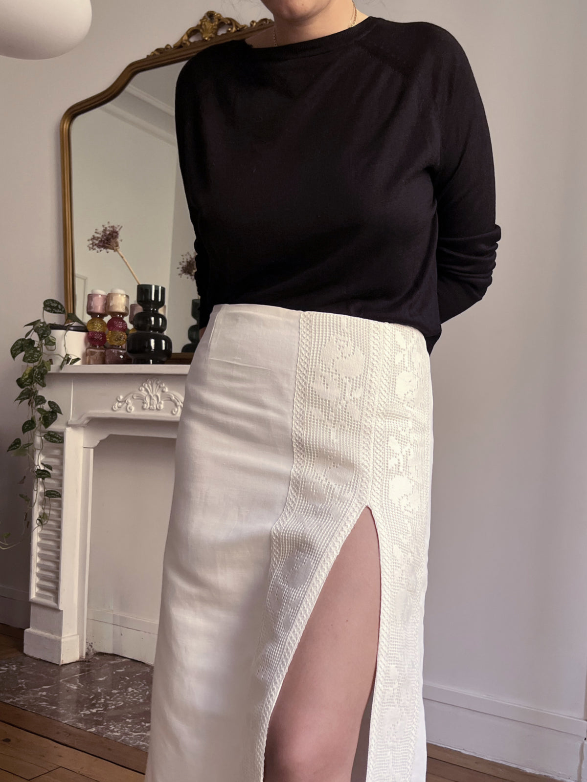Long skirt with filet vintage lace