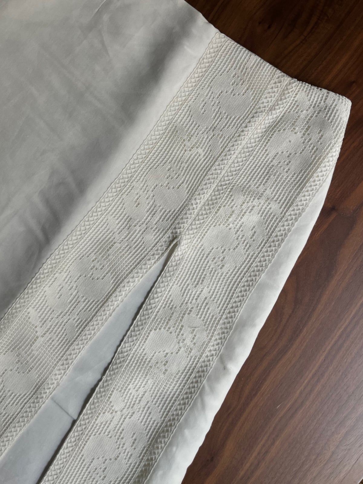 Long skirt with filet vintage lace